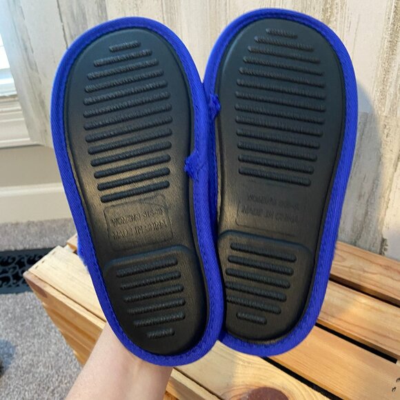 NWT NFL Buffalo Bills Women's Size Small 5/6 Sequin Fluffy Slippers - Picture 3 of 4